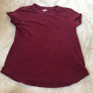 plain burgundy t-shirt